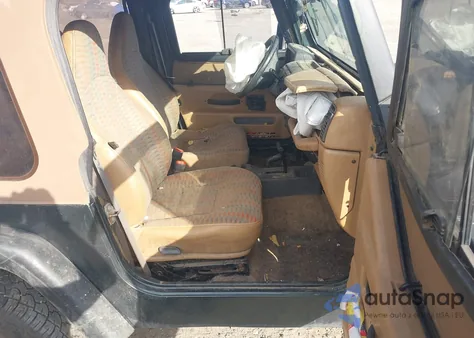 1997 Jeep Wrangler Sport z USA, uszkodzony, nr VIN 1J4FY19SXVP449790